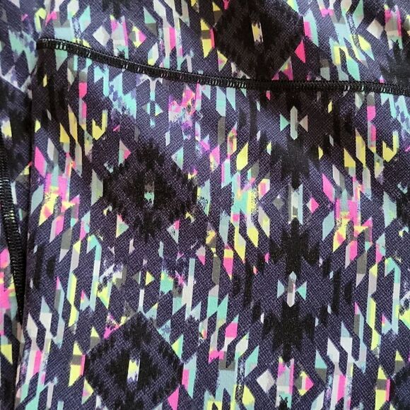 Victoria's Secret VSX leggings - Picture 2 of 6